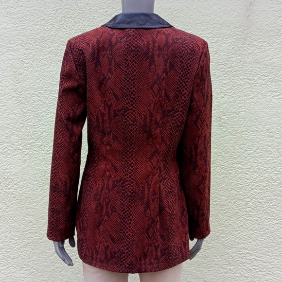 FAROUCHE (CANADA)1980s Vintage (1) PC Repilian Print Fabric W/Faux Leather Trim - Picture 12 of 17